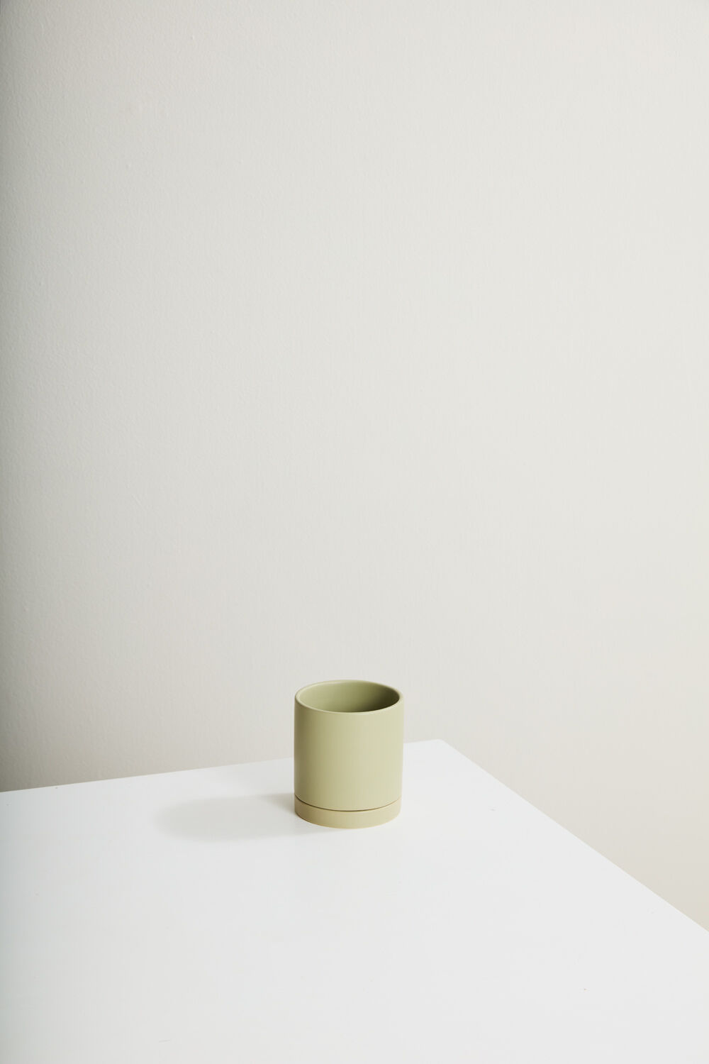 4.25" Romey Pot + Saucer Light Green