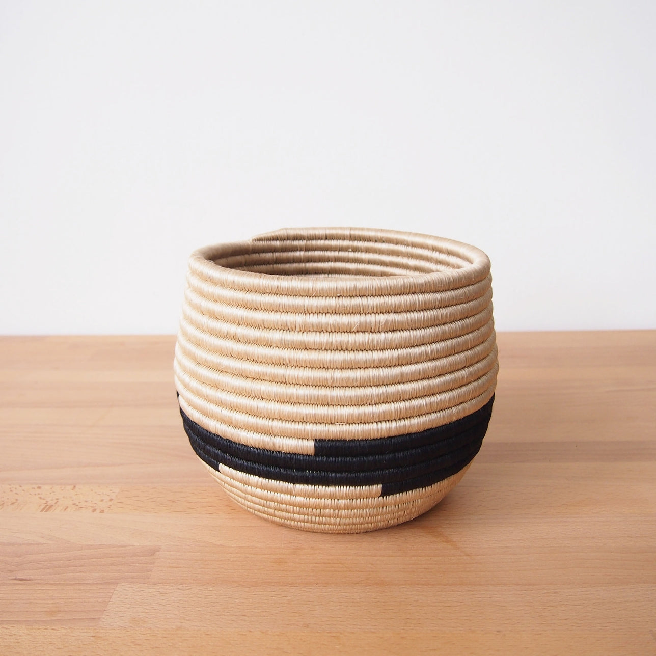 Amsha Honey Pot Basket