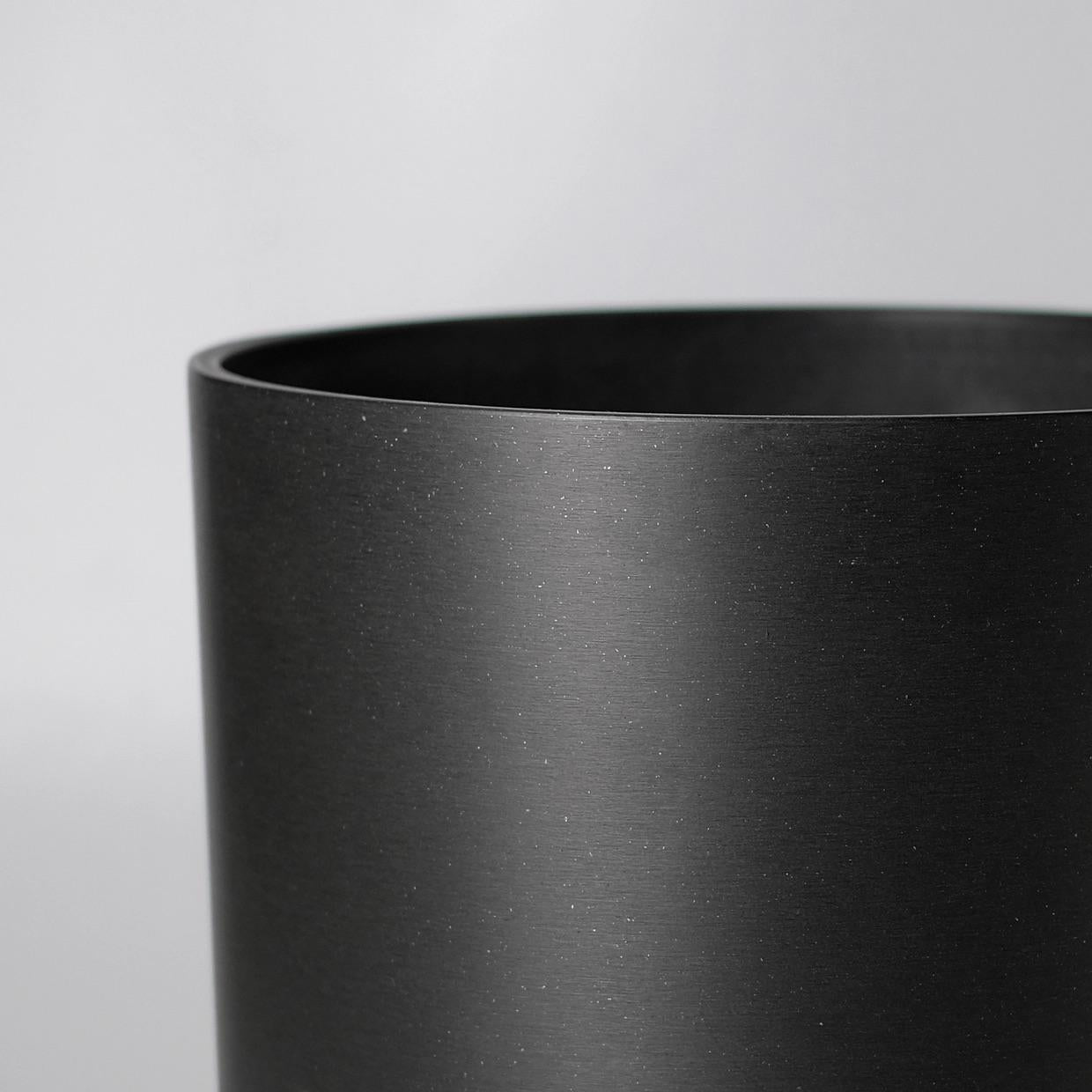 13" Black Kuro Planter + Saucer