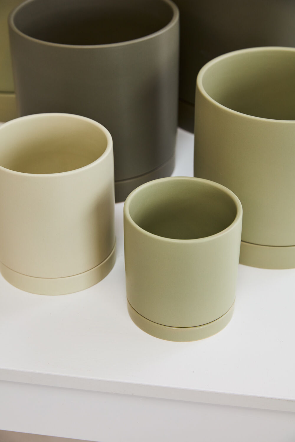 4.25" Romey Pot + Saucer Light Green